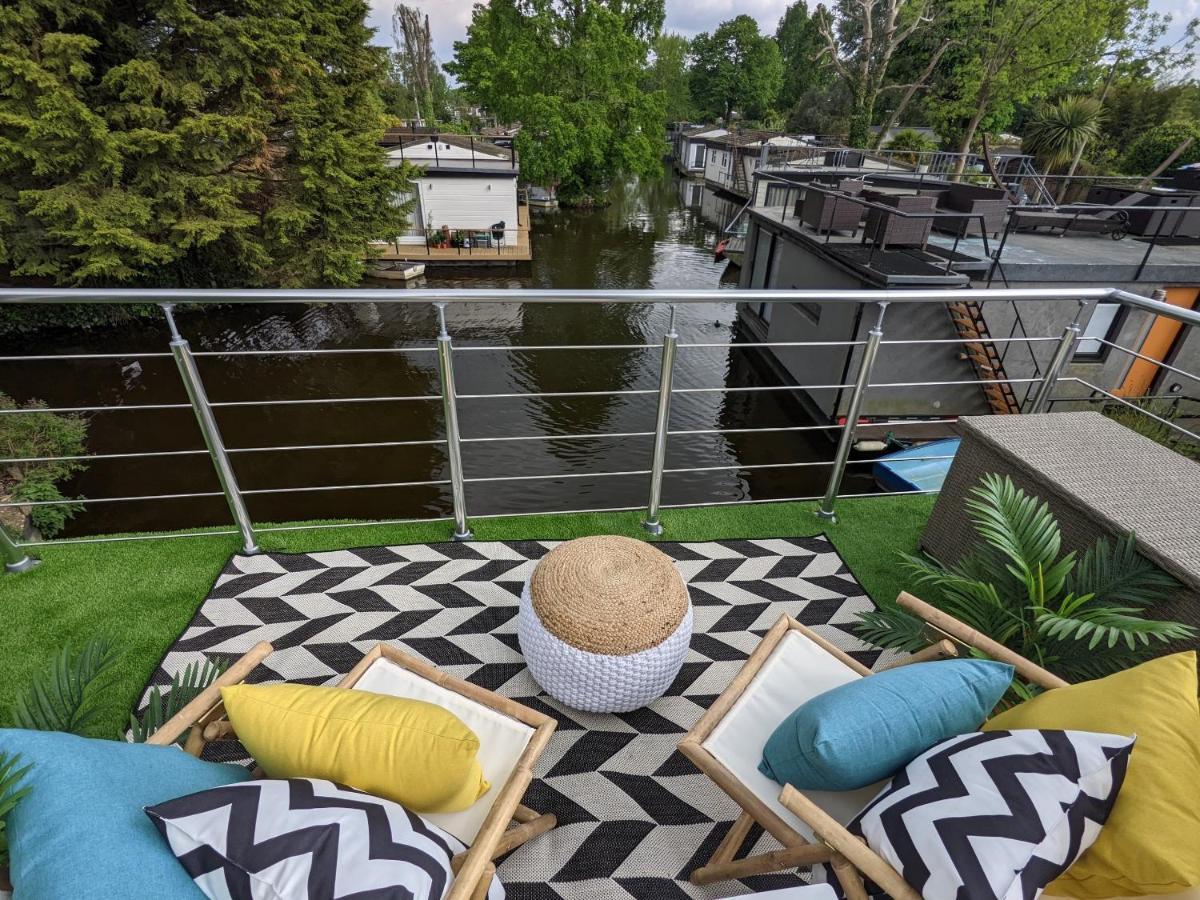 Tulana Taggs - Floating Home On Idyllic Island Hampton Hill Екстер'єр фото